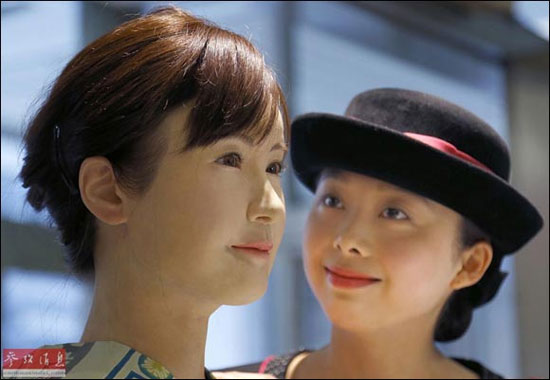 زن ربات، راهنمای فروشگاه ژاپن +عکس