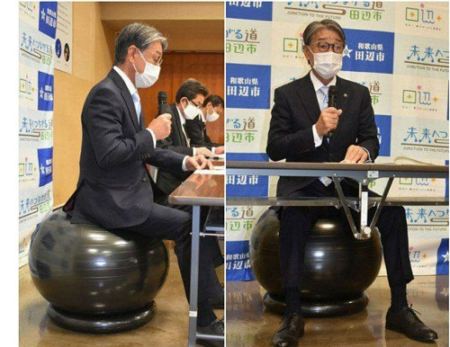 کارمند ژاپنی به جای صندلی روی توپ نشست