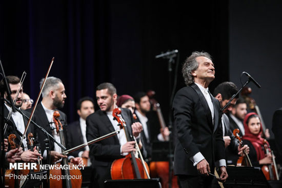 برگزاری ارکستر سمفونیک تهران با شهرداد روحانی