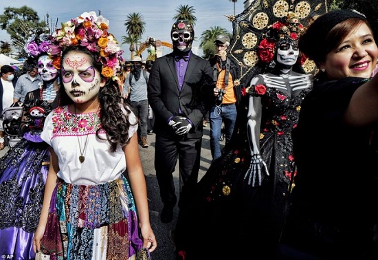 فستیوال روز مُردگان در لس‌آنجلس