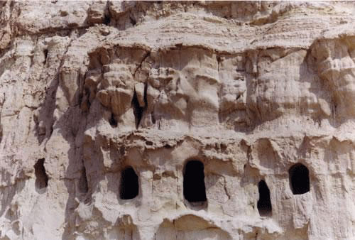 معماری عجیب غار خربس در قشم +عکس