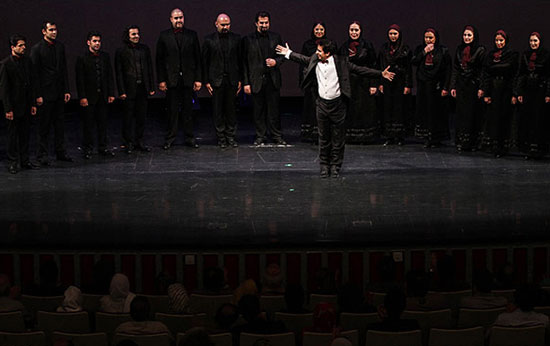 عکس: تقدیر شجریان از گروه آوازی تهران