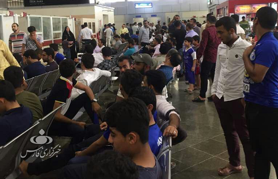 استقبال ۵۰۰ نفره از استقلال در فرودگاه عسلویه