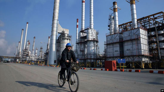 تولید نفت ایران به سطح زمان جنگ فروکش می‌کند