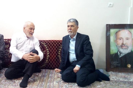 ماجرای دیدار خاطره انگیز وزیر ارشاد در مشهد