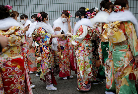 عکس‌هایی جالب از جشن بلوغ دختران ژاپنی