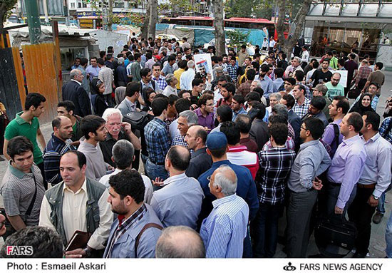 عکس های هواداران جلیلی در چهارراه ولیعصر
