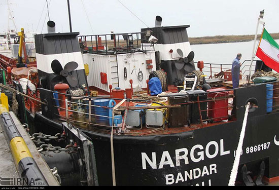 نجات کشتی «نارگل» با کمک نیروی دریایی ارتش