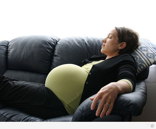 6 روش درمان رفلکس معده در بارداری