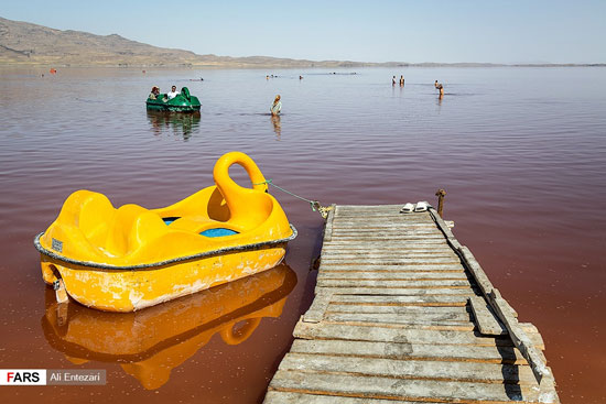 مسافران تابستانی دریاچه ارومیه