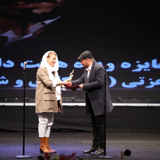 جایزه‌ای که جواد عزتی از دست همسرش گرفت
