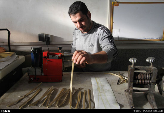 عکس: کارگاه تولید کفش در همدان