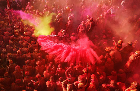 چند قاب متفاوت از جشنواره رنگ‌ها در هند