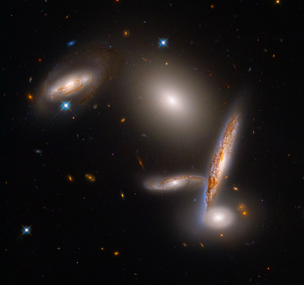 تصویری منحصر به‌ فرد از ادغام ۵ کهکشان