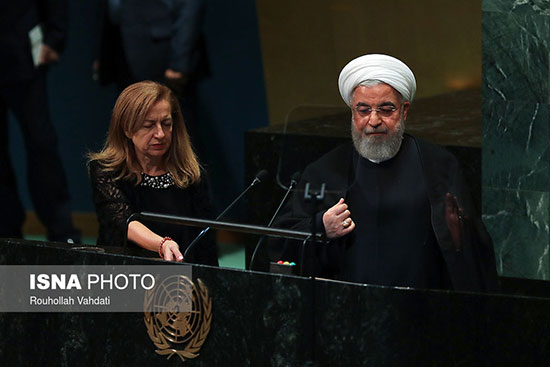 روحانی: دولتمردان بزرگ به‌جای دیوار، پل می‌سازند
