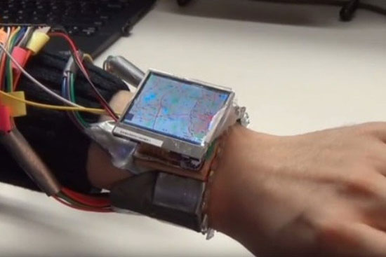 کنترل ساعت هوشمند با مچ دست