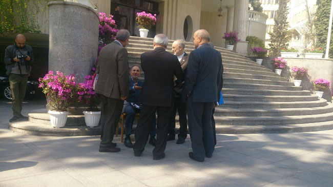 حضور متفاوت شهردار تهران در حیاط پاستور