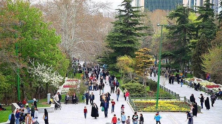 دیوارکشی در پارک‌ها با جامعه ایرانی چه می‌کند؟