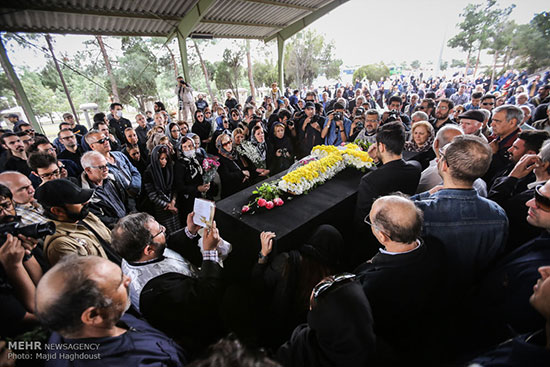 خاکسپاری لوون هفتوان با حضور چهره‌های سینما