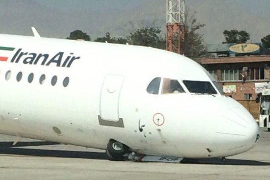 چرخ هواپیمای فوکر در فرودگاه مهرآباد شکست