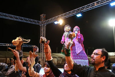 شادپیمایی عروسک‌ها در مناطق زلزله‌زده کرمانشاه