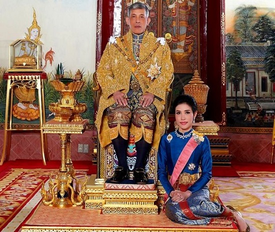 چرا پادشاه تایلند «محبوبه» خود را مجازات کرد؟