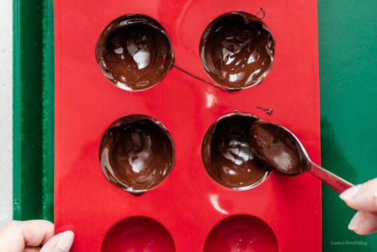 طرز تهیه بمب شکلات داغ؛ جذابِ شبکه‌های اجتماعی