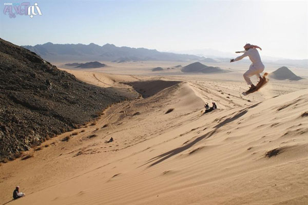 اسکی اعراب در صحرای عربستان! +عکس
