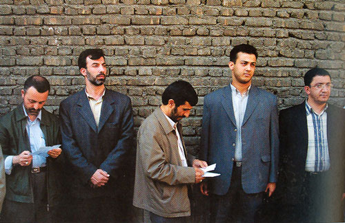 «بنده محمود احمدی نژاد هستم»؛ کارگردان سیاسی!