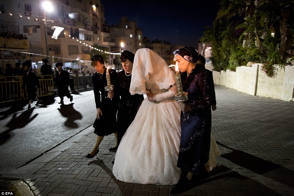 مراسم عروسي عجيب يهودي‌ها +عکس