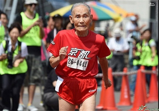 پیرمرد 105 ساله در مسابقه دو اول شد!