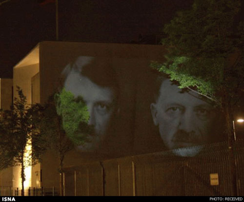 تصویر هیتلری اردوغان روی دیوار سفارت!