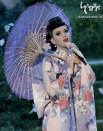 جنجال «کیتی پری» با لباس ژاپنی! +عکس