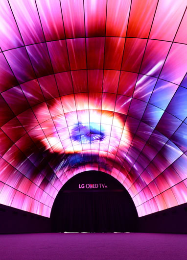 به بزرگترین تونل OLED جهان خوش آمدید