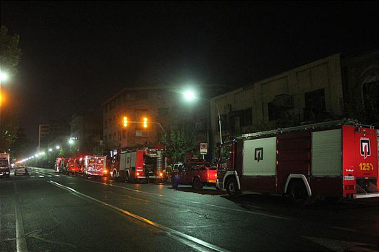 عکس: آتش سوزی در خیابان فردوسی
