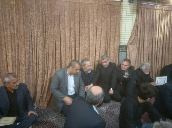 احمدی نژاد در مراسم ترحیم برادرش