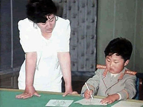 عکس: رهبر کره شمالی و خانم معلمش