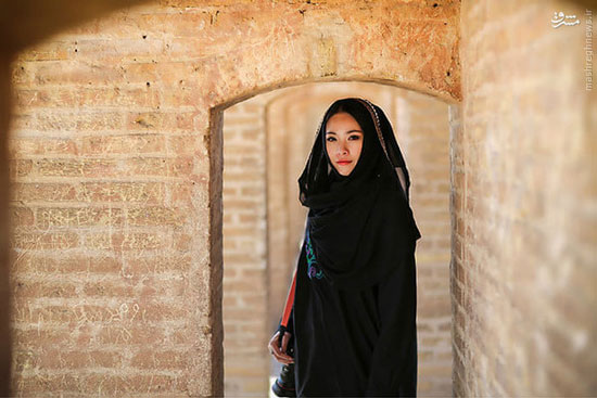 عکس: گشت و گذار دختر چینی در ایران
