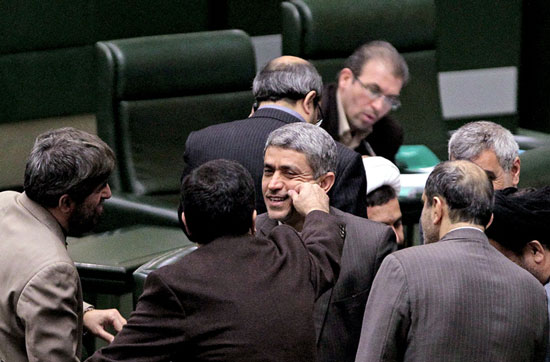 عکس: حواشی حضور وزیر اقتصاد در مجلس