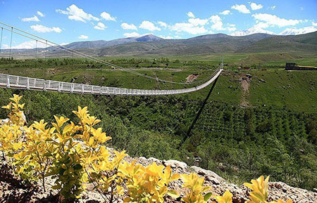جایگیری مرتفع‌ترین پل معلق خارومیانه در ایران