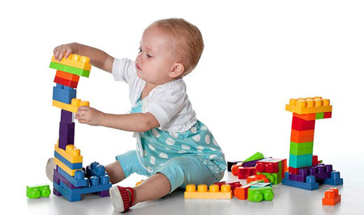 اسباب بازی متناسب با سن بچه شما