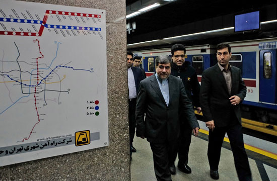 علی جنتی در مترو +عکس