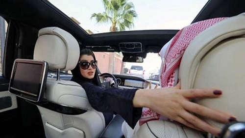 جریمه ابتکاری برای خلاف رانندگی خانم‌ها در امارات