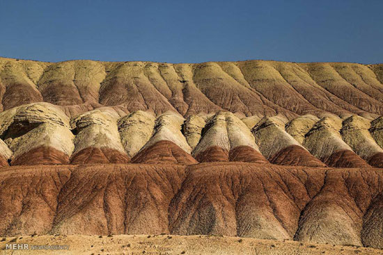 عکس: تپه های رنگین کمانی ایران
