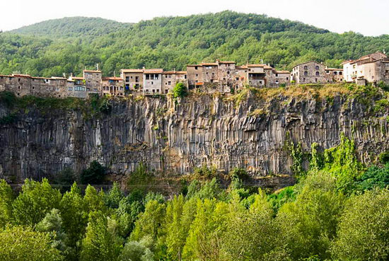 از بالای این صخره‌ها دنیا را جور دیگری می‌بینید