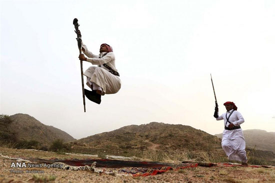 عکس: رسم عجیب پرش با تفنگ در عربستان!