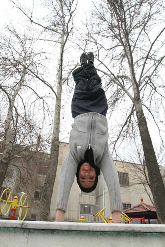 این دختر ایرانی متخصص سقوط است