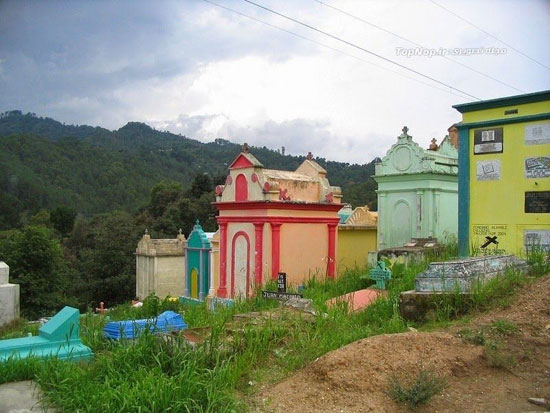 گورستان های رنگارنگ در گواتمالا +عکس