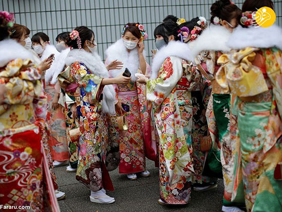 دختران ژاپنی در جشن رسیدن به سن قانونی