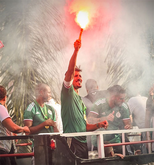 استقبال گسترده مردم الجزایر از تیم ملی کشورشان